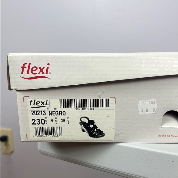 Vintage Flexi Black Wedge with Strappy Design 3” Heels Sandals - Picture 9 of 13